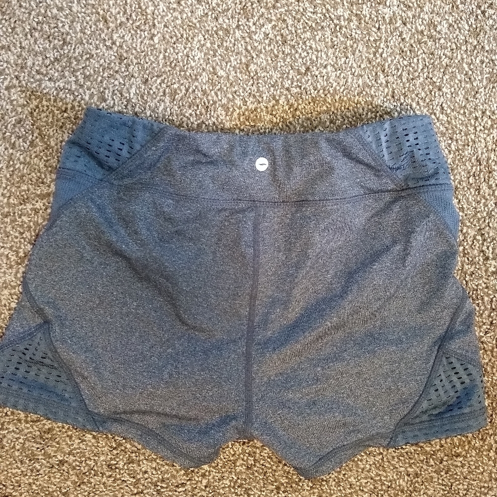 Athletic shorts - Picture 2 of 2